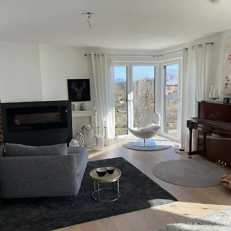 Architekten-villa, Moderne 220qm, 4 Schlafzimmer, Garten * Irschenberg