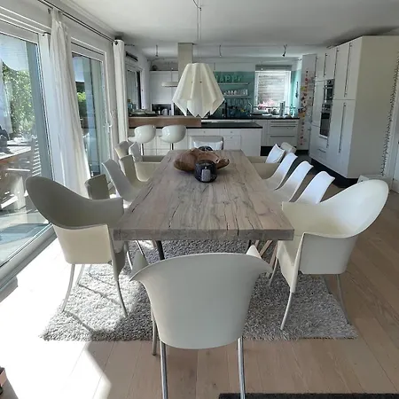Architekten-villa, Moderne 220qm, 4 Schlafzimmer, Garten